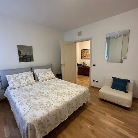 Esmeralda Apartament *