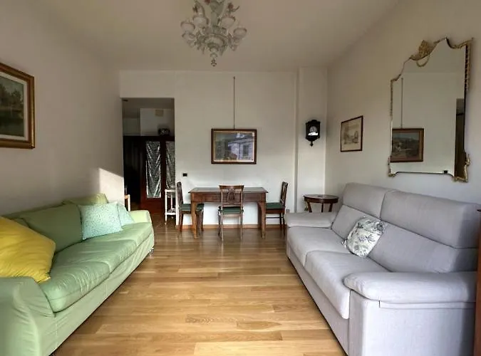 Esmeralda Venedigs Lido